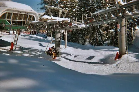 Spacious Comfortable Chalet Close To The Ski Lifts For 8 Persons Chatel