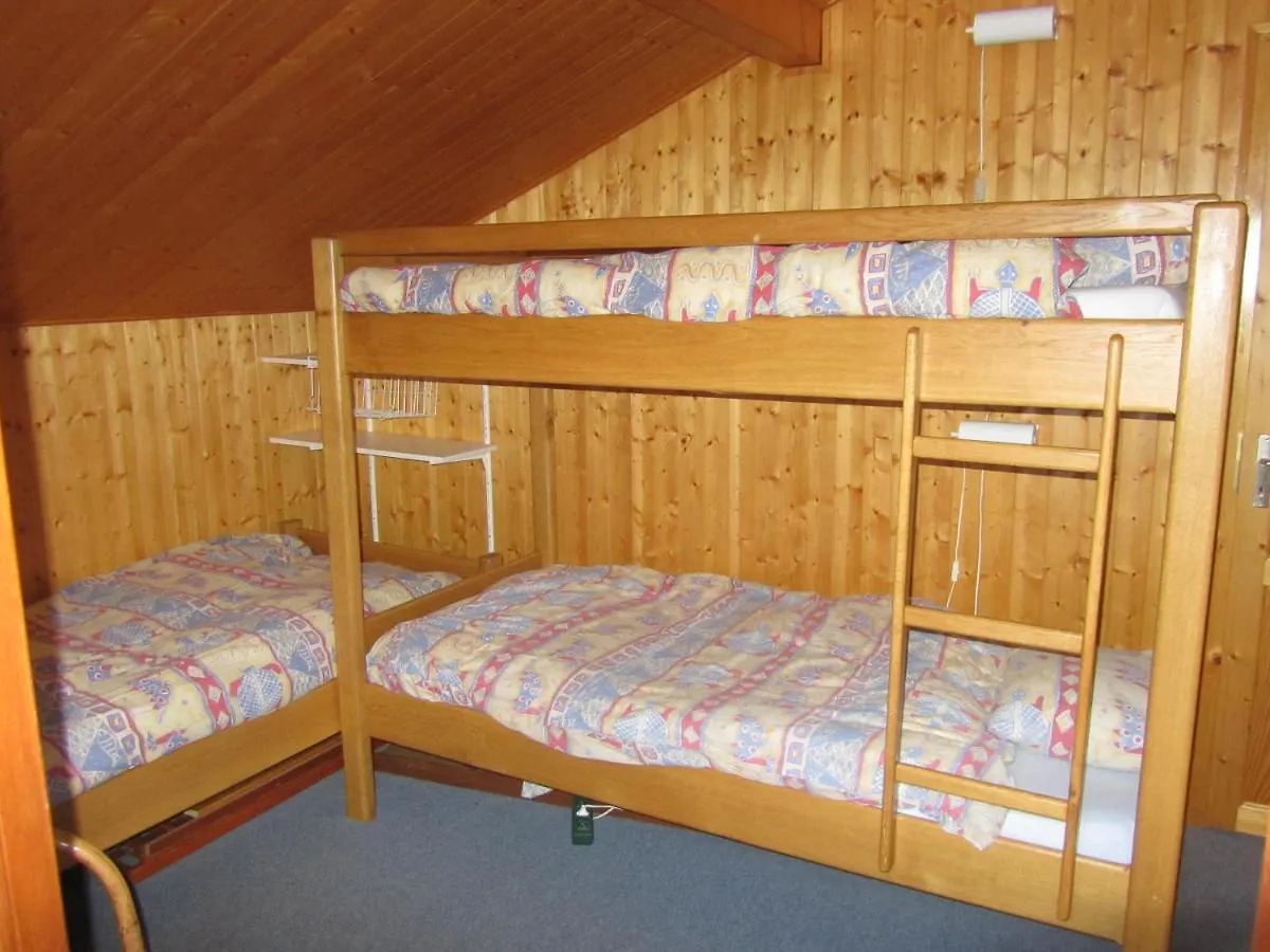 Spacious Comfortable Chalet Close To The Ski Lifts For 8 Persons Chatel