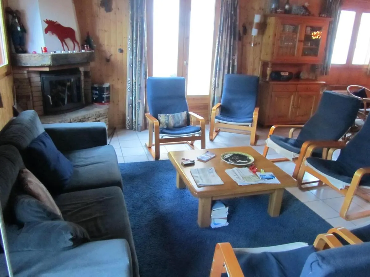 Spacious Comfortable Chalet Close To The Ski Lifts For 8 Persons Chatel France
