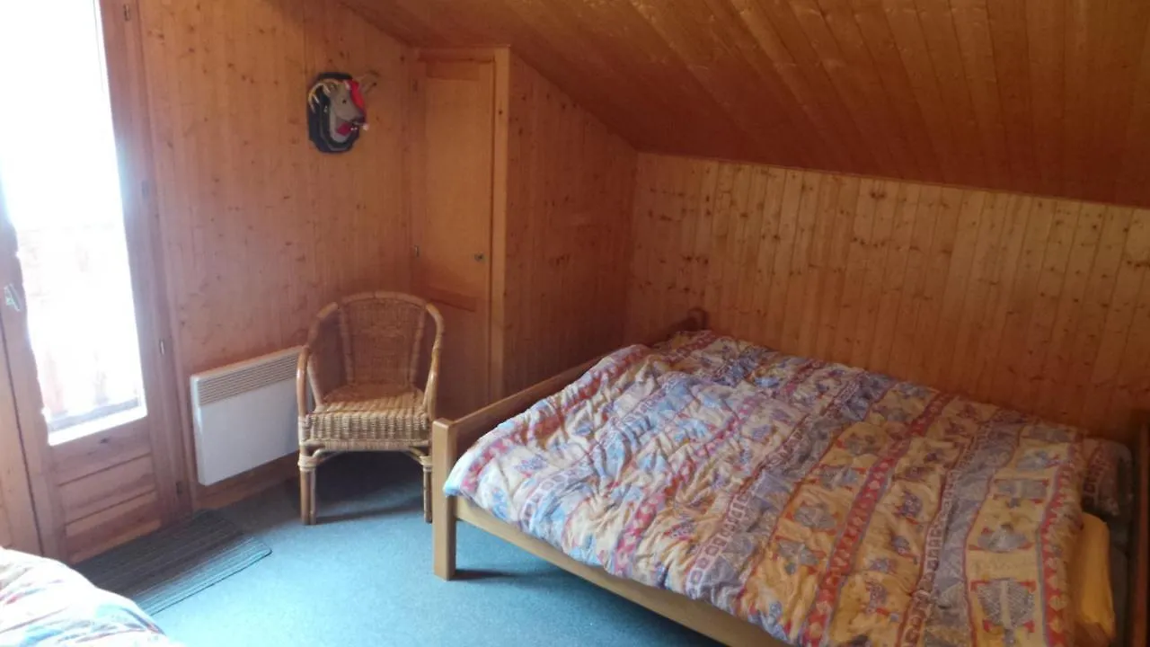 Spacious Comfortable Chalet Close To The Ski Lifts For 8 Persons Chatel France