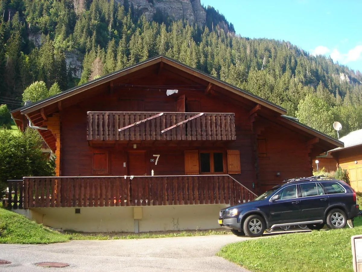 Spacious Comfortable Chalet Close To The Ski Lifts For 8 Persons Chatel